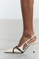 CHAUSSURES À TALONS BRIDES AVEC BOUCLE