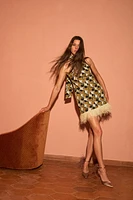 ROBE COURTE IMPRIMÉE GÉOMÉTRIQUE PLUMES