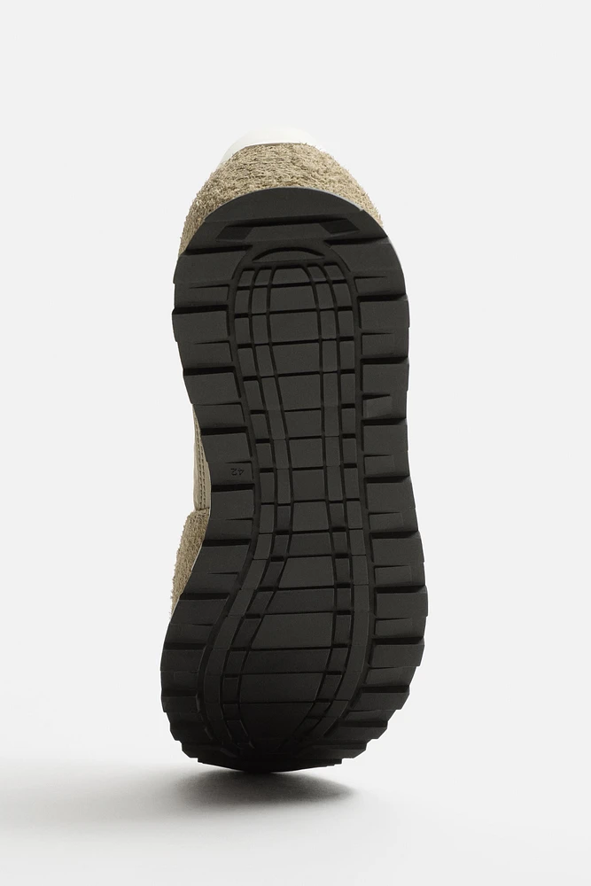 RETRO SNEAKERS