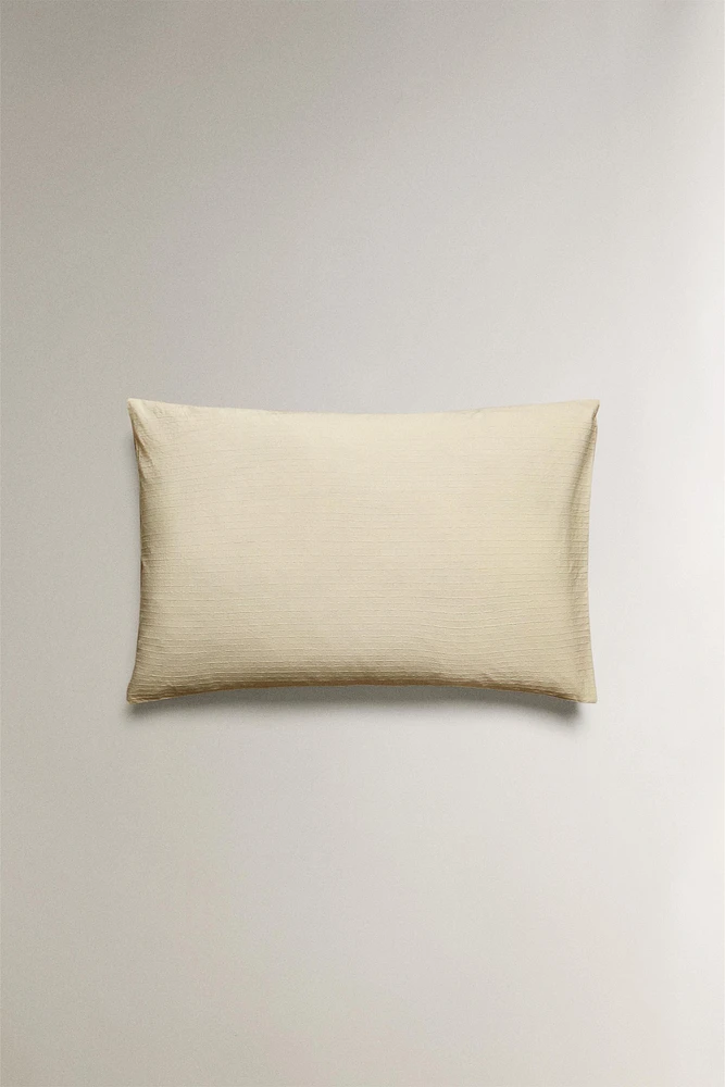 TEXTURED PILLOWCASE