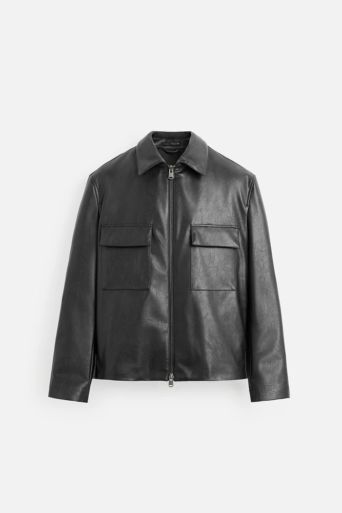 BLOUSON EN CUIR SYNTHÉTIQUE À POCHES