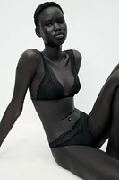 VISCOSE LACE TRIANGLE BRALETTE