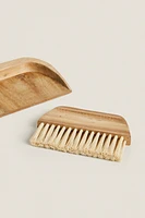 WOODEN DUSTPAN AND BRUSH