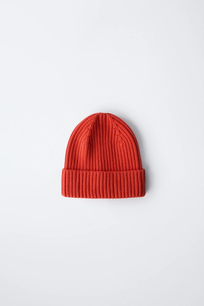 RIBBED KNIT HAT