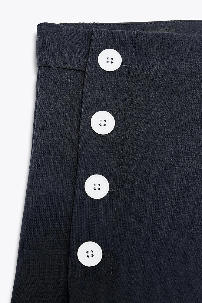 SPLIT SKIRT WITH BUTTONS