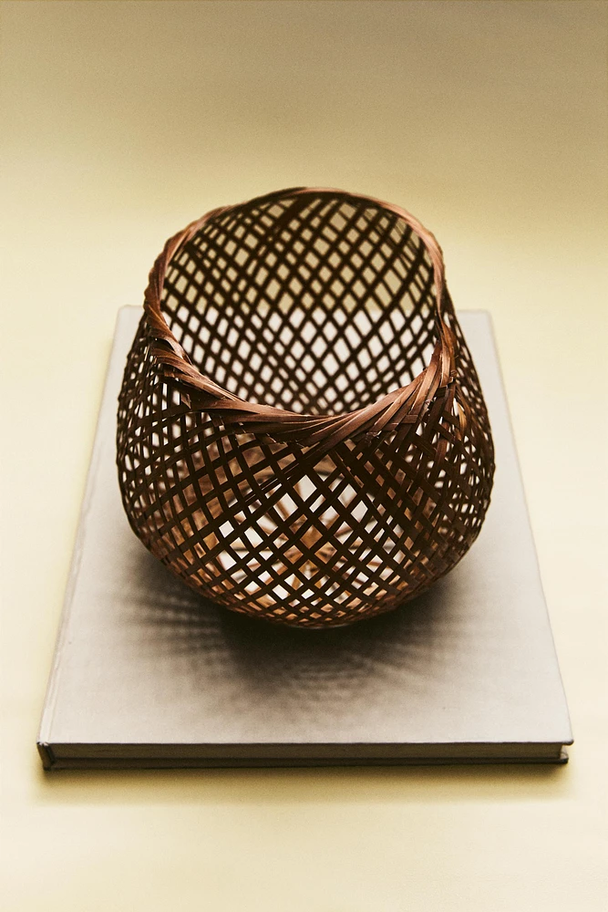WOVEN BAMBOO BASKET