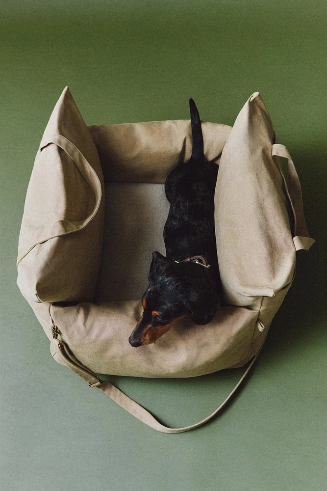 PET CAR BED