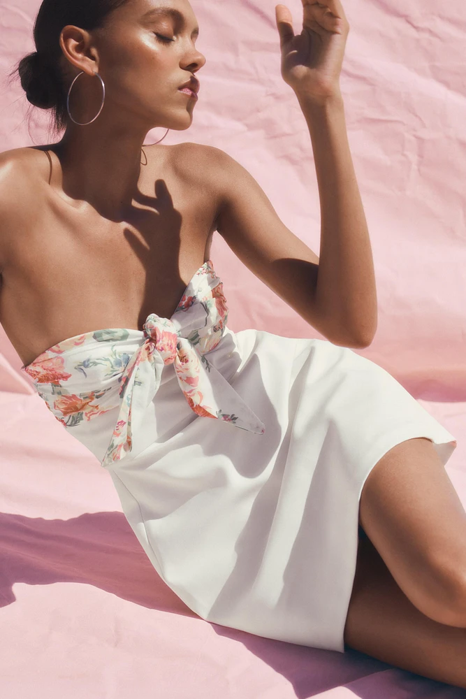 ROBE COURTE FOULARD IMPRIMÉ