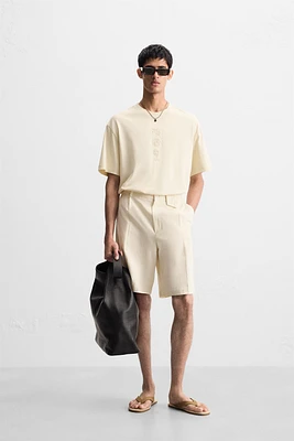 CONTRAST EMBROIDERY T-SHIRT