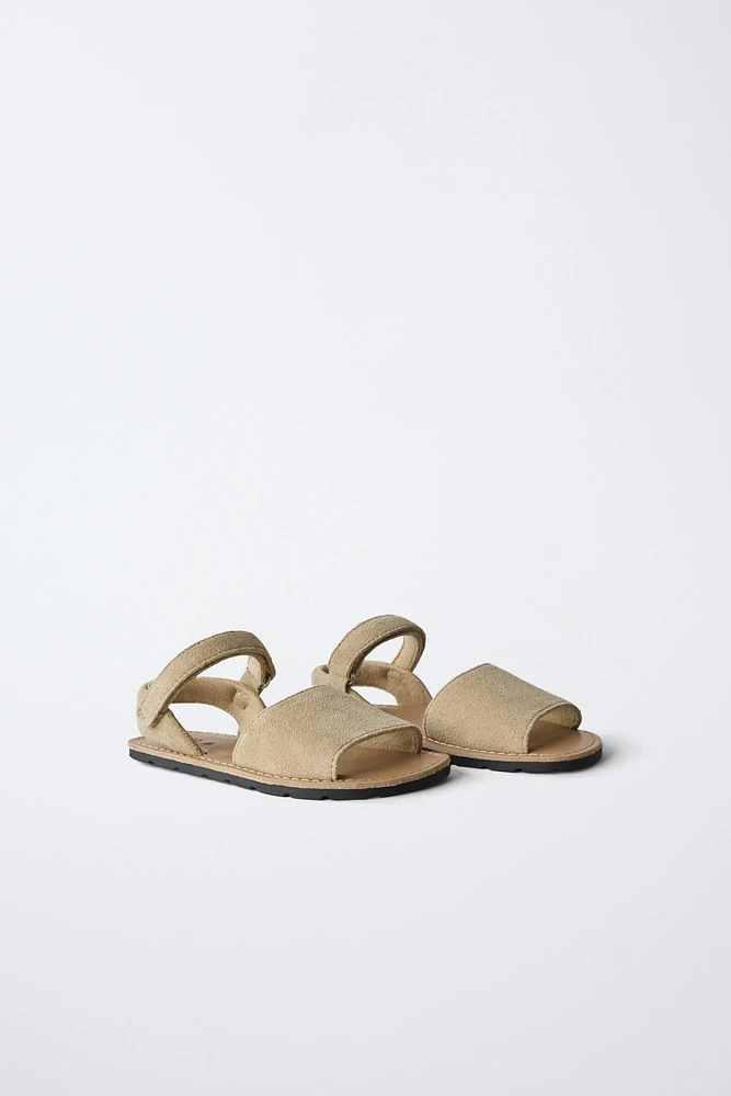 SANDALES EN CUIR