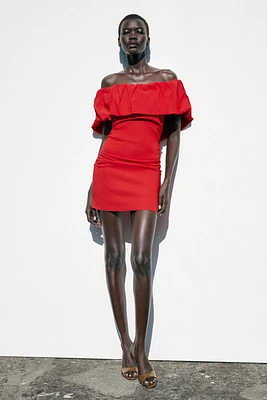 ROBE COURTE À VOLANT
