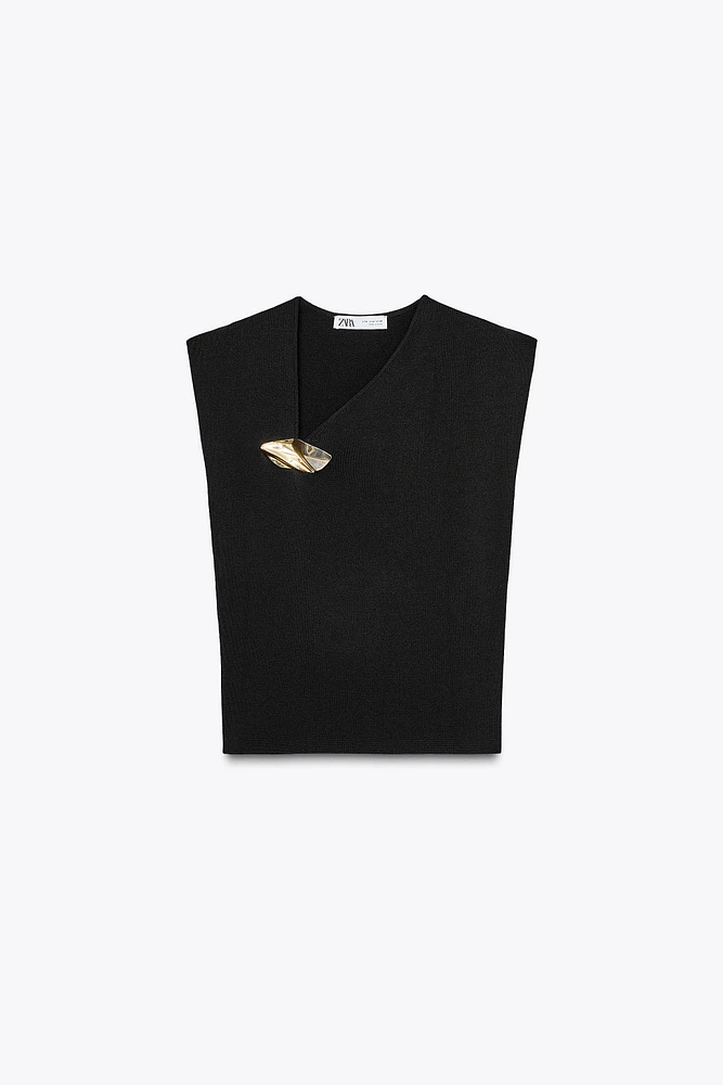 KNIT TOP WITH GOLDEN APPLIQUÉ