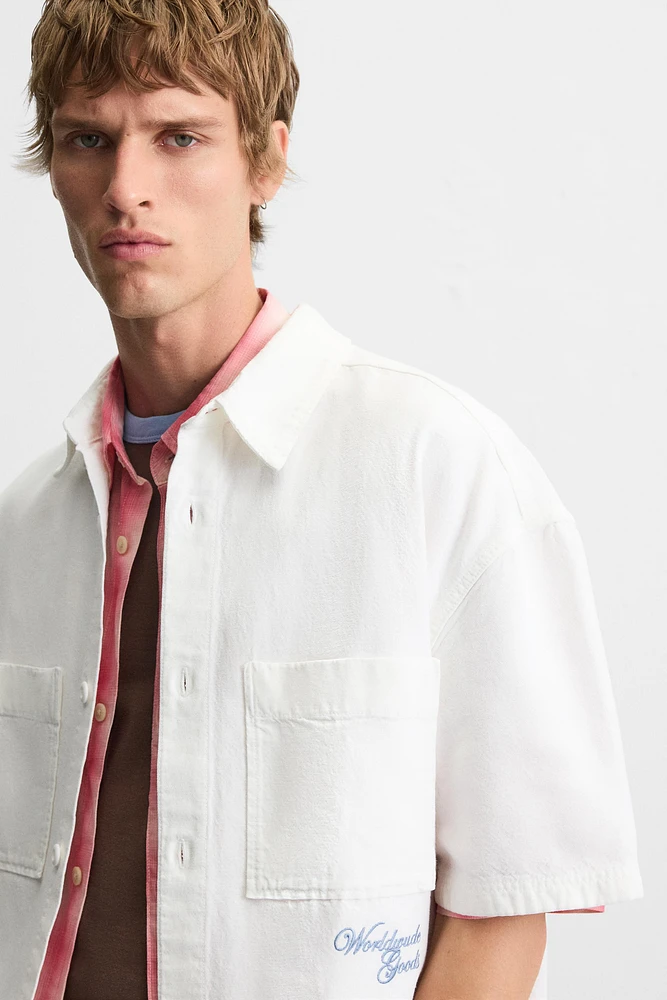 CHEMISE BRODÉE EN MATIÈRES VARIÉES