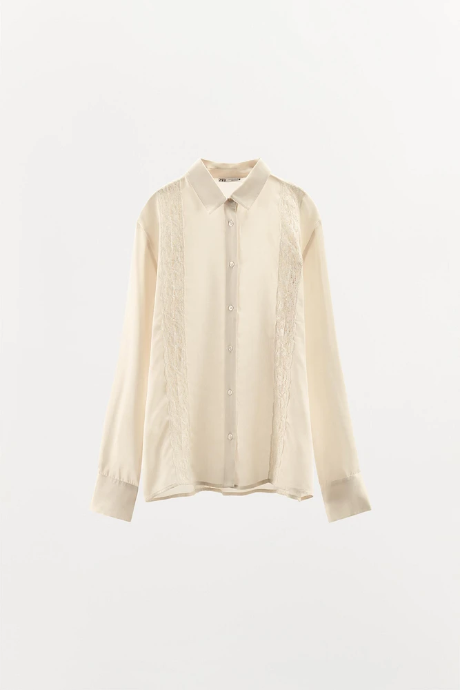 BLOUSE SATINÉE AVEC DENTELLE