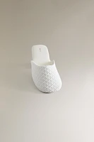 CHAUSSONS TISSU PLUMETIS DÉTAIL SATIN
