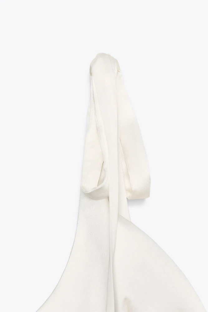 TOP SATINÉ LACETS
