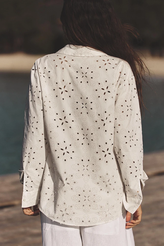 CHEMISE BRODERIES PERFORÉES GOMMÉES