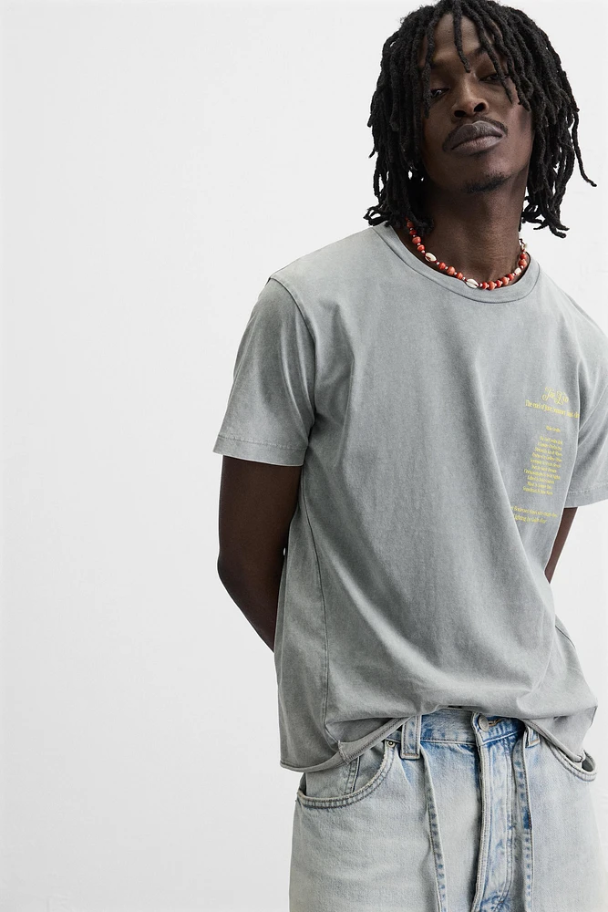 T-SHIRT IMPRIMÉ EN MATIÈRES VARIÉES