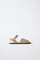 SANDALES EN CUIR