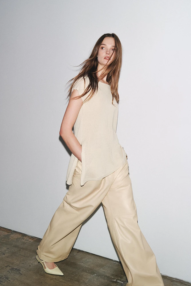 ASYMMETRIC HEM KNIT TOP