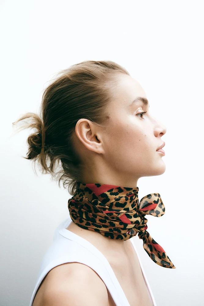 FOULARD EN MODAL À IMPRIMÉ ANIMAL