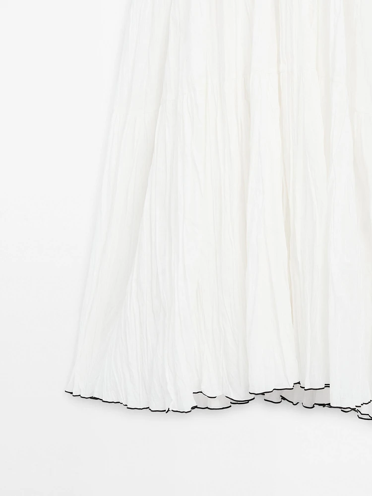 Robe longue contrastante plissée
