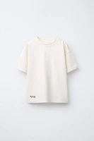 T-SHIRT ÉPAIS AVEC INSCRIPTION BRODÉE