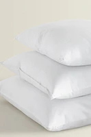 COUSSIN DE GARNISSAGE FIBRE TOUCHER DOUX