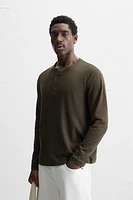 COTTON LINEN BLEND BUTTON NECK T-SHIRT