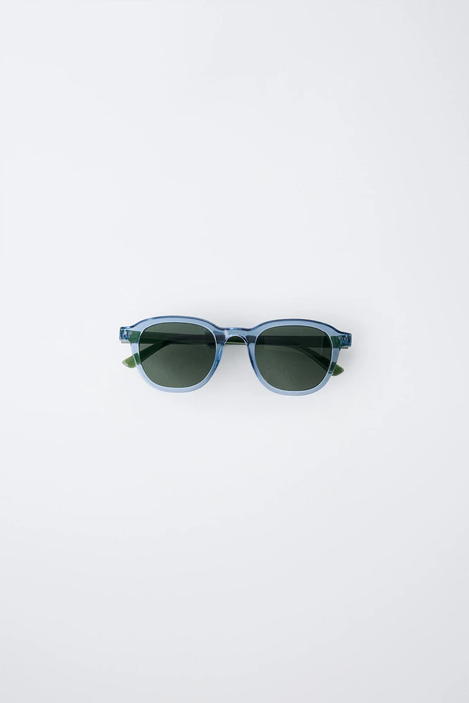 LUNETTES DE SOLEIL MONTURE TRANSPARENTE