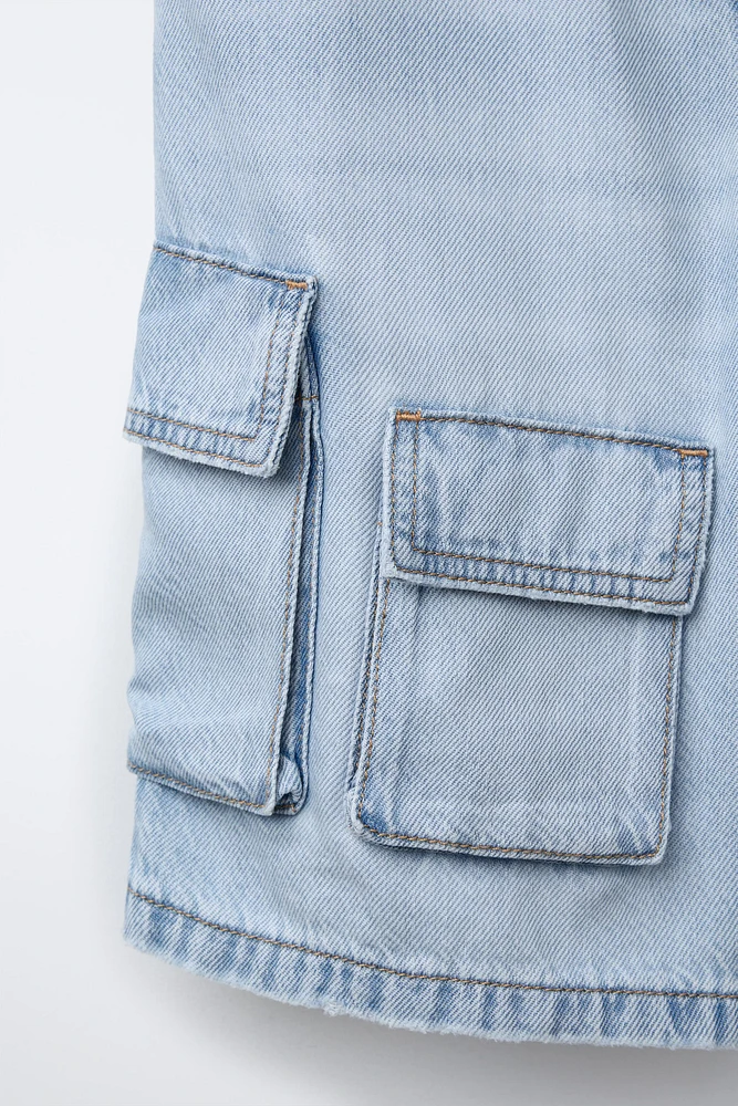 BERMUDA EN DENIM CARGO FLUIDE