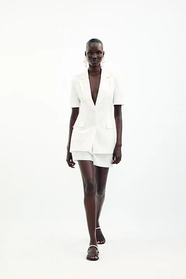 BLAZER AJUSTÉ À MANCHES COURTES EN LIN