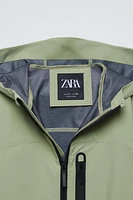 WATER REPELLENT LIGHTWEIGHT RAINCOAT