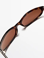 Lunettes de soleil ovales petit format