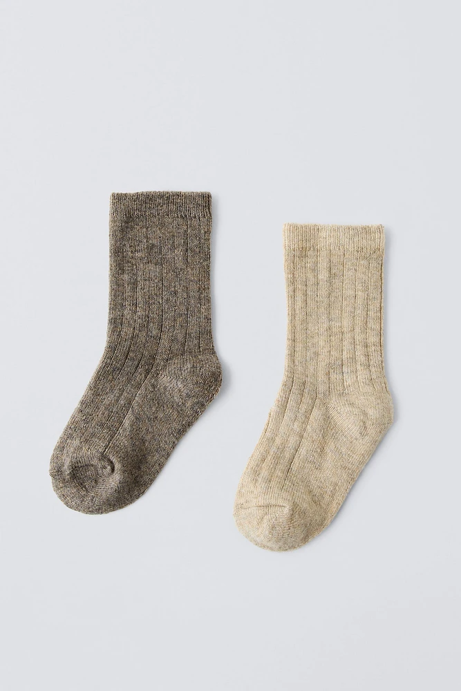 LOT DE DEUX CHAUSSETTES EN MAILLE