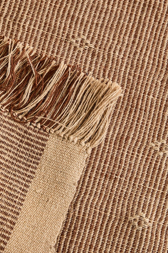 JUTE AREA RUG WITH DIAMONDS