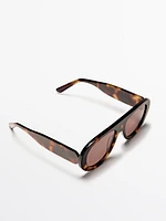 Oval sunglasses