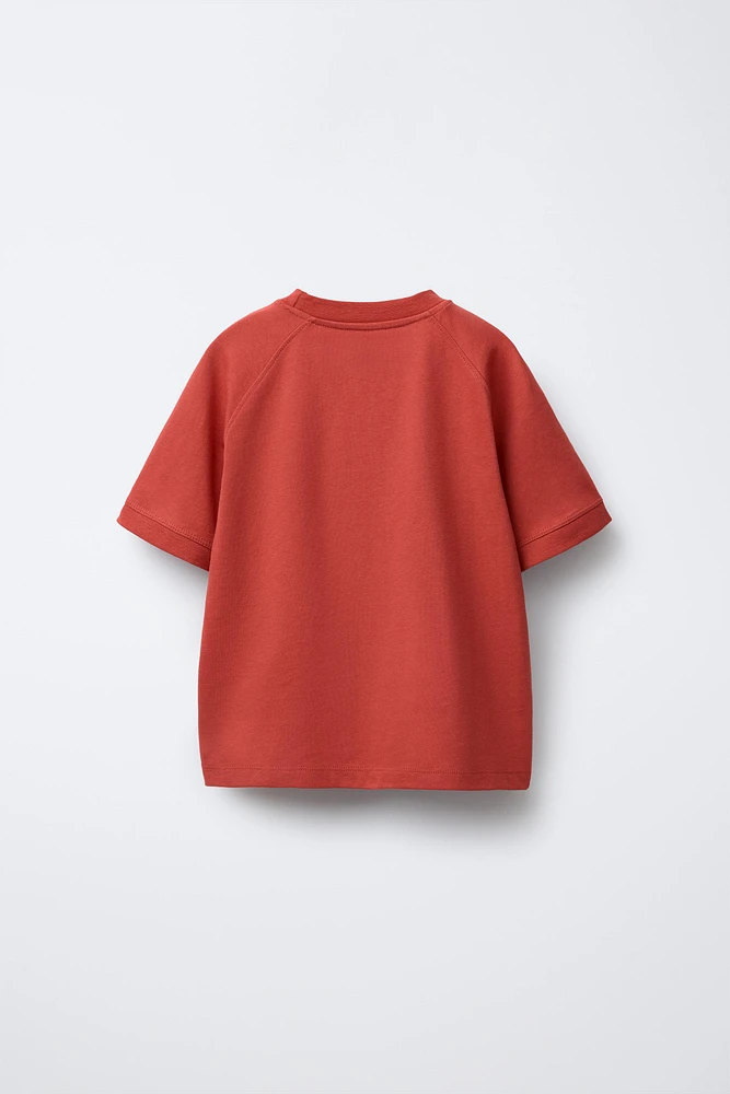 ENSEMBLE T-SHIRT ET BERMUDA AVEC INSCRIPTION