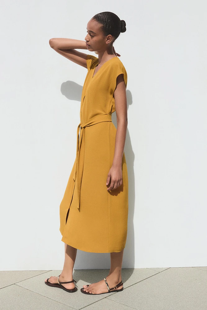 ROBE FLUIDE CEINTURE