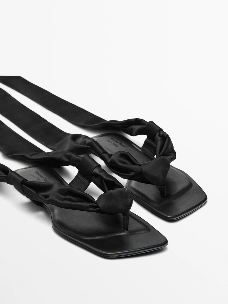 Sandales plates avec nœud en satin - Limited Edition