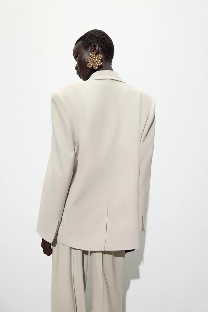 OVERSIZED BLAZER WITH SHOULDER PADS