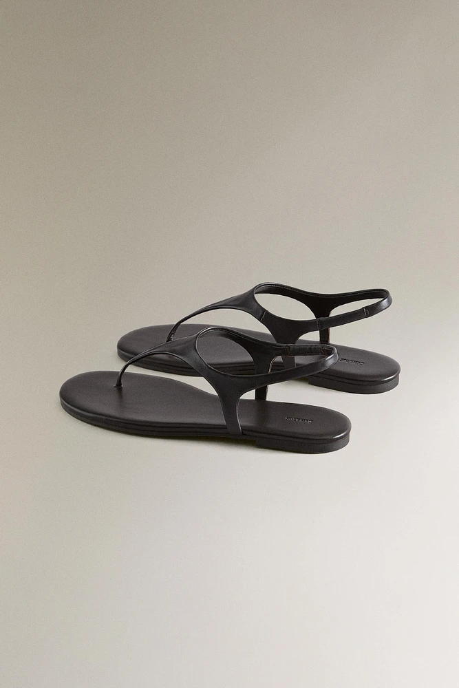 SANDALES PLATES CUIR