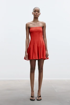 ROBE COURTE À GODETS