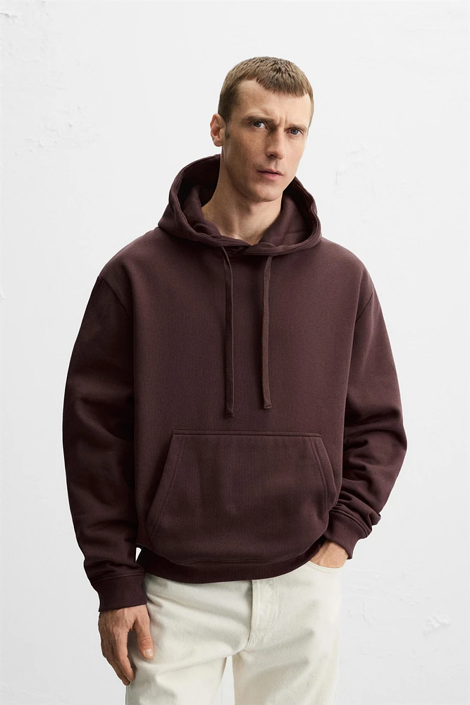 BASIC HOODIE SWEATSHIRT