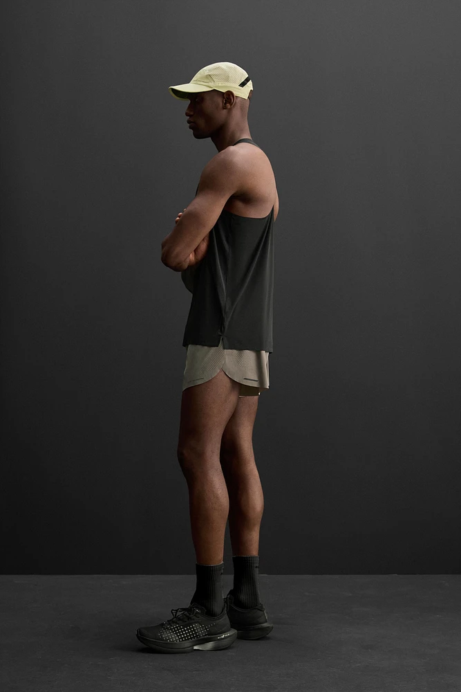 LIGHTWEIGHT TECHNICAL TANK TOP