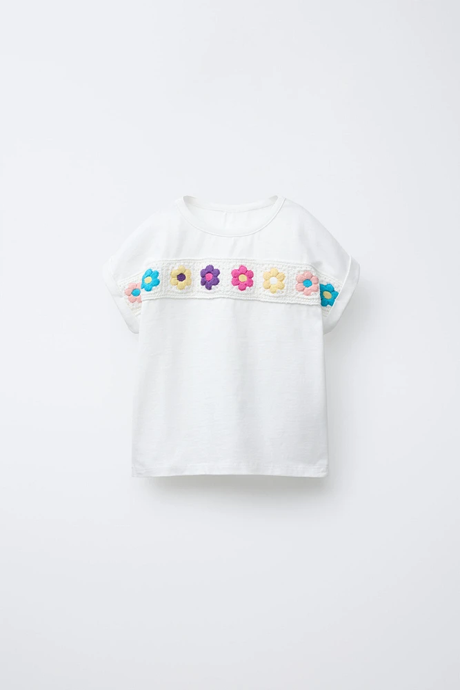 T-SHIRT FLEURS EN MAILLE CROCHET