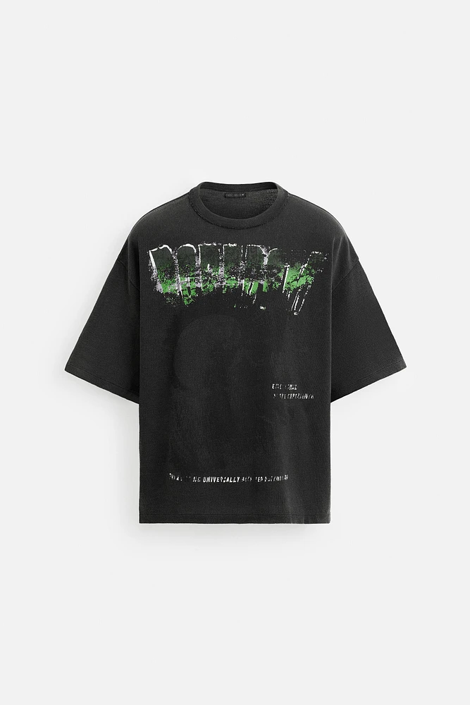 T-SHIRT EN MAILLE À IMPRIMÉ DÉLAVÉ