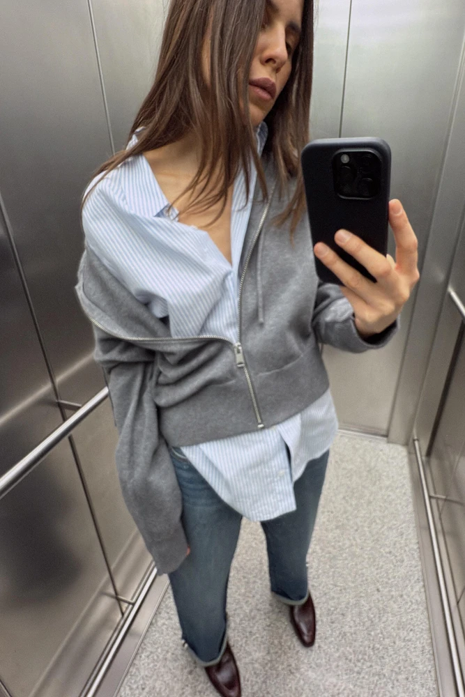 HOODED KNIT SWEATSHIRT