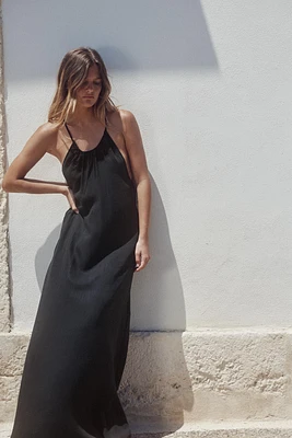 ROBE HALTER À FRONCES