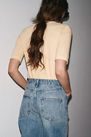 V-NECK T-SHIRT
